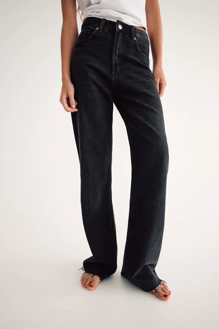04 ZR Highrise Black straightfit Jeans