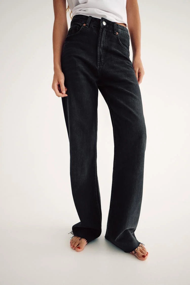 04 ZR Highrise Black straightfit Jeans