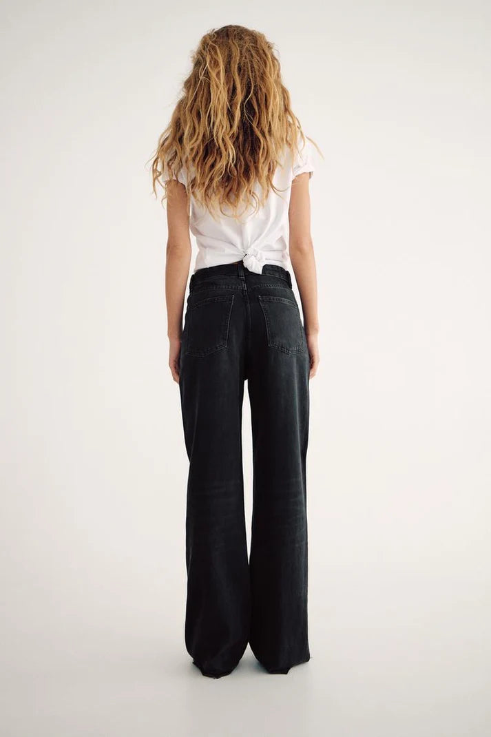 04 ZR Highrise Black straightfit Jeans