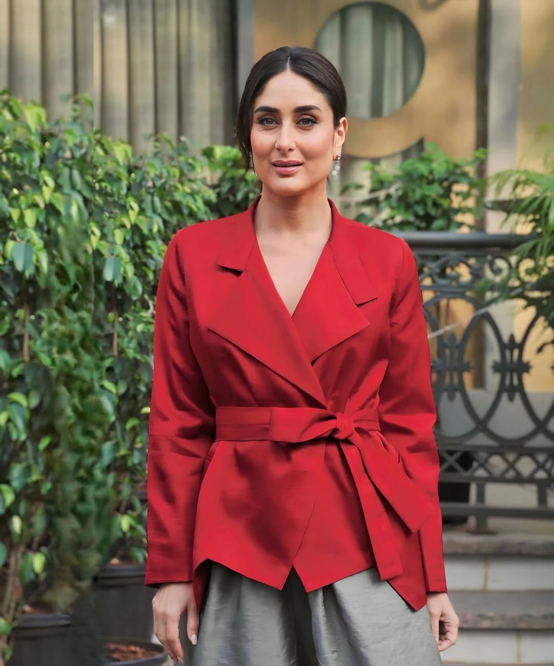 KAREENA KAPOOR BLAZER SHIRT